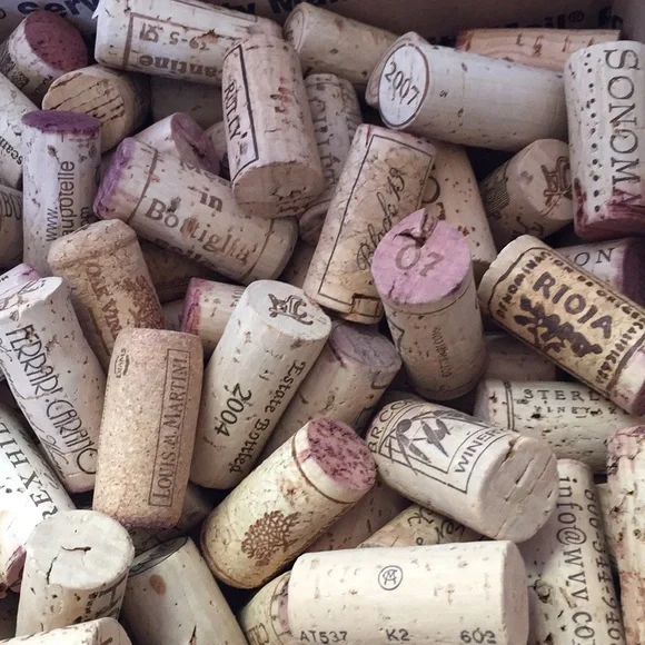 Box of 450 Corks - Picture 4 of 4